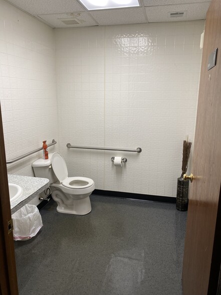 More Photos Of 59 Broadway, Taunton Office For Lease