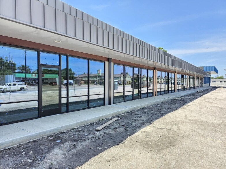 More Photos Of 1702 Strawberry Rd, Pasadena Storefront Retail Office For Lease