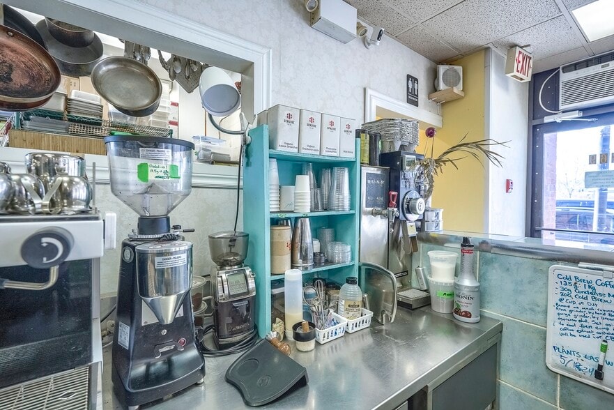 More Photos Of 369 Keele St, Toronto Restaurant For Lease