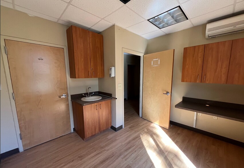 More Photos Of 130 W 79th St, New York Apartments For Lease