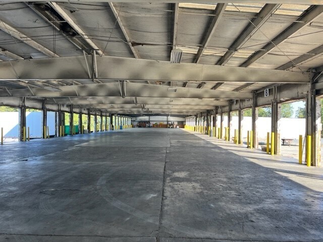 More Photos Of 212 Robinson Rd NW, Calhoun Truck Terminal For Lease