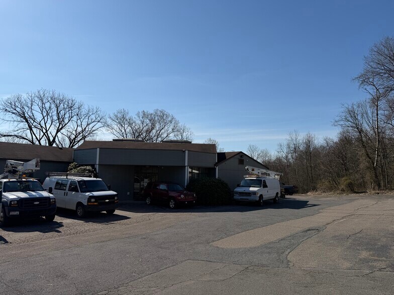 Primary Photo Of 104 Woodward Hill Rd, Edwardsville Office For Sale