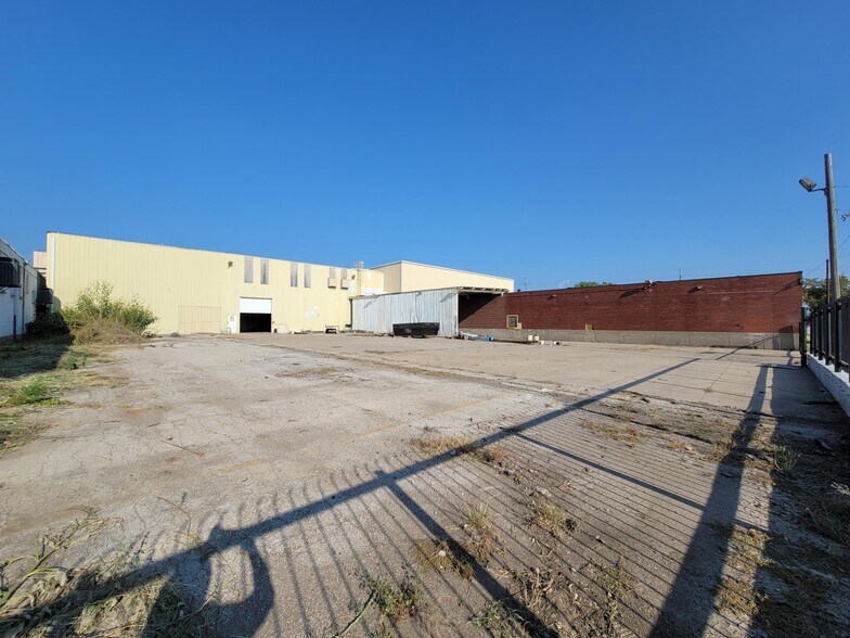 More Photos Of 603 Sunshine Rd, Kansas City Warehouse For Lease