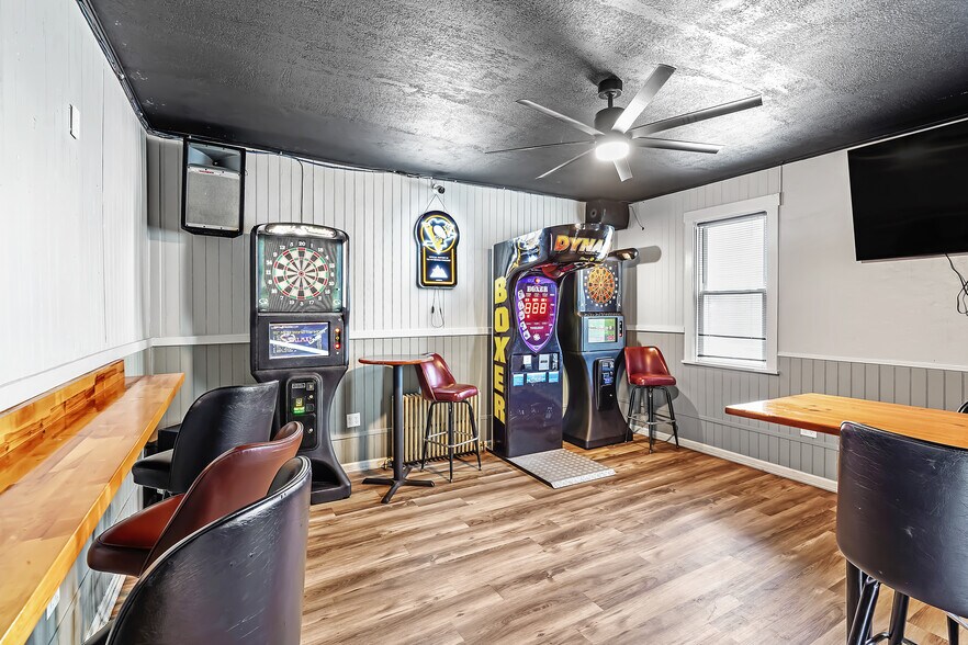 More Photos Of 2100 Spring St, Pittsburgh Bar For Sale