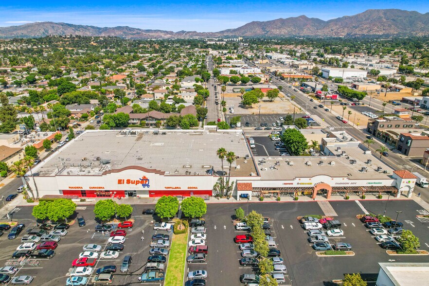 More Photos Of 317 San Fernando Mission Blvd, San Fernando Storefront For Lease