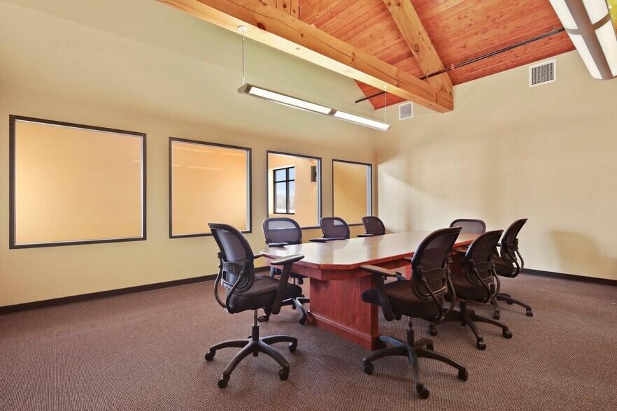 More Photos Of 4133 Iowa St, Alexandria Flex For Sale