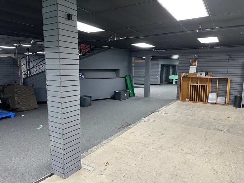 More Photos Of 312 E Main St, Grand Prairie Freestanding For Lease