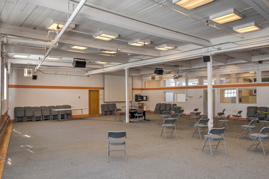 More Photos Of 96 Congress St, Keene Refrigeration Cold Storage For Sale