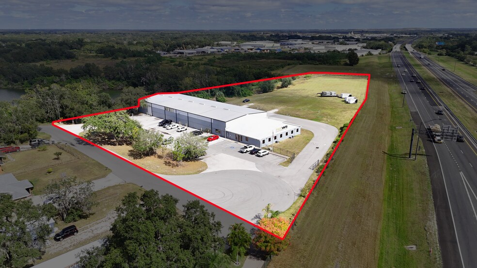 More Photos Of 3306 Waterfield Rd, Lakeland Warehouse For Lease