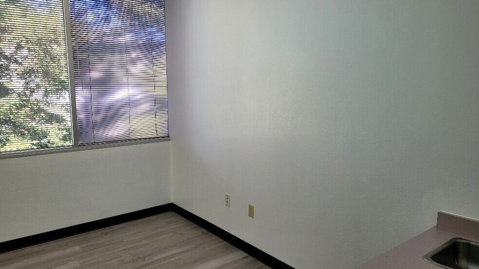 More Photos Of 2322 Butano Dr, Sacramento Medical For Lease