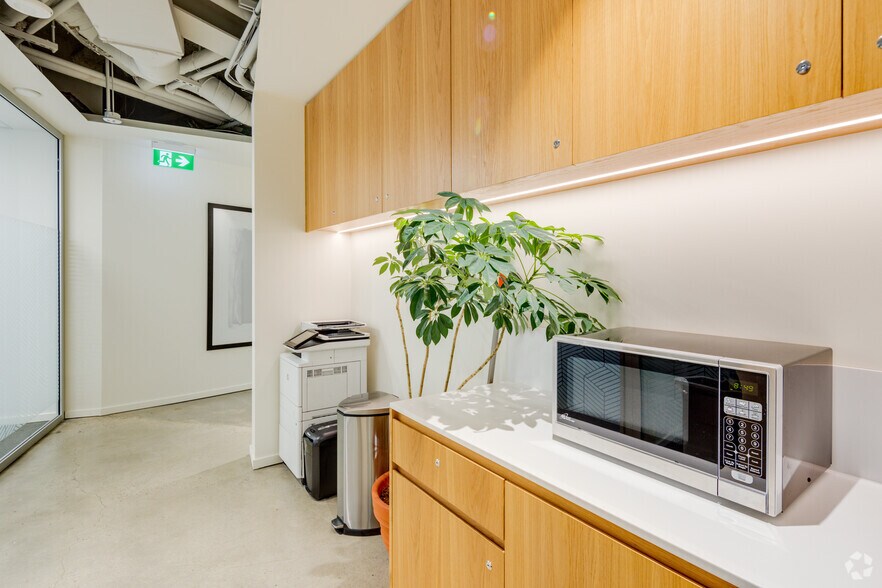 More Photos Of 410 W Georgia St, Vancouver Coworking Space