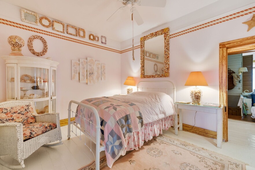 More Photos Of 146 S 3rd St, Ste Genevieve Hospitality For Sale