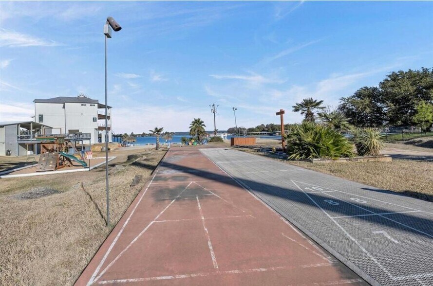 More Photos Of 604 Highcrest Dr, Marble Falls Specialty For Sale