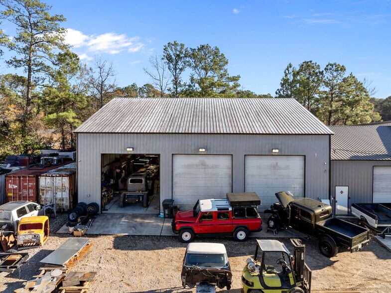 More Photos Of 4704 N College Rd, Castle Hayne Warehouse For Lease