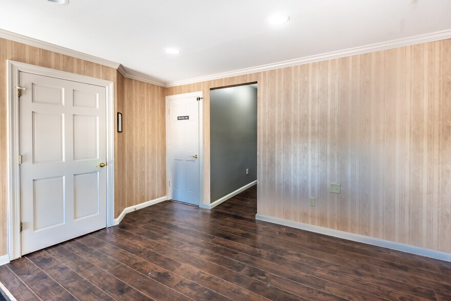 More Photos Of 3386 N State Route 123, Lebanon Office For Sale