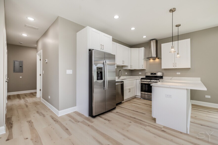 More Photos Of 623 Hamlin Ave, Chicago Apartments For Sale