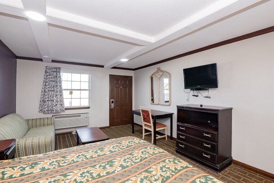 More Photos Of 3005 Houston Hwy, Victoria Hotel For Sale