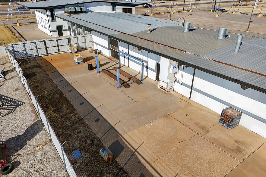 More Photos Of 11209 W Kellogg, Wichita Auto Dealership For Sale