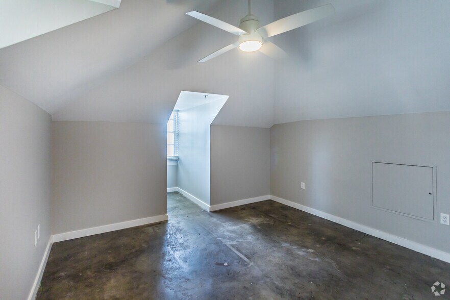 More Photos Of 360 Metal Museum Dr, Memphis Apartments For Sale