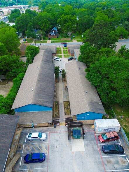 More Photos Of 911 University Ave, Huntsville Apartments For Sale