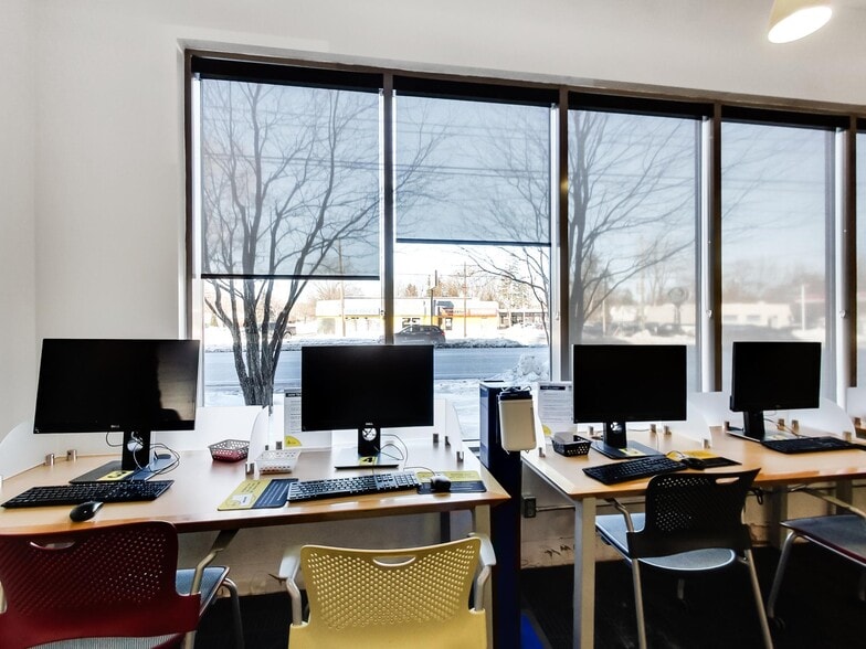 More Photos Of 540 Plains Rd E, Burlington Apartments For Sale