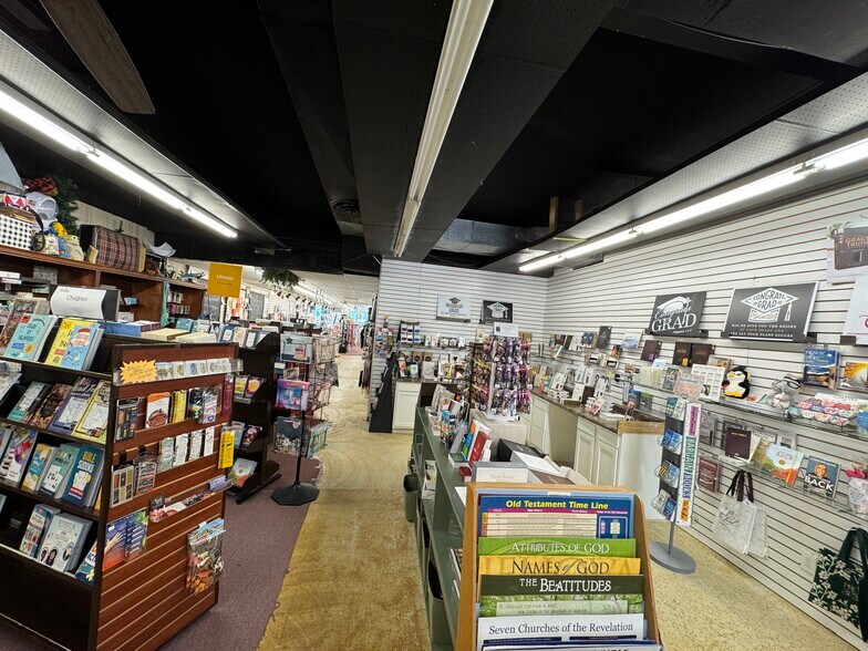 More Photos Of 416 Main St, Point Pleasant Storefront For Sale