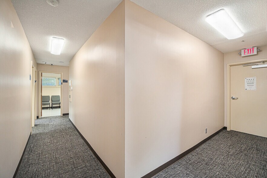 More Photos Of 2 Holly Ln, Paola Medical For Sale