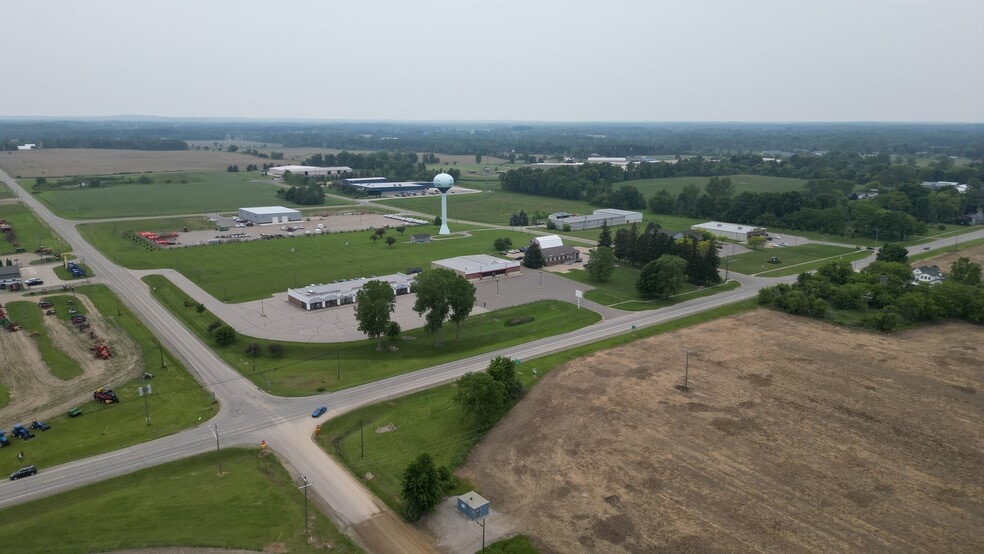 More Photos Of 4464 Huron St, North Branch Freestanding For Sale