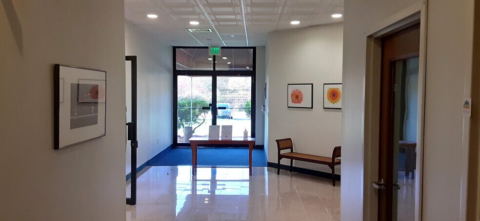 More Photos Of 141 Mill Rock Rd E, Old Saybrook Research And Development For Lease