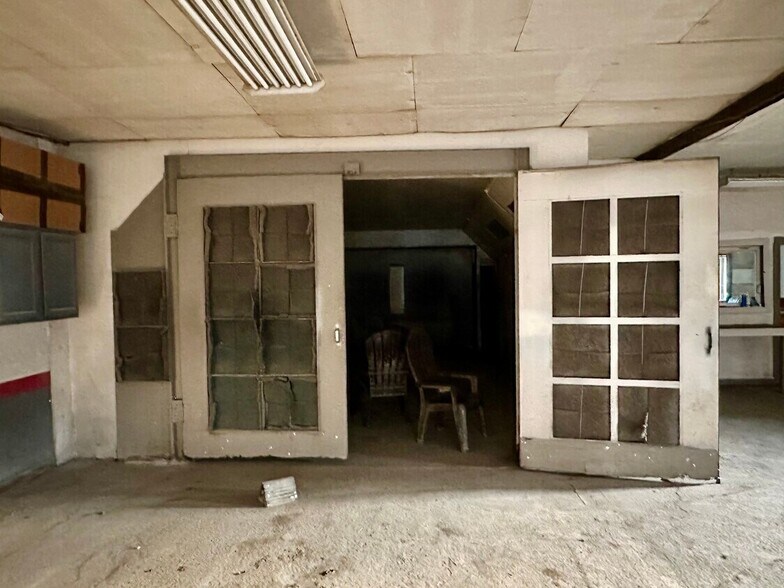 More Photos Of 1501 Oxford State Rd, Middletown Auto Repair For Lease