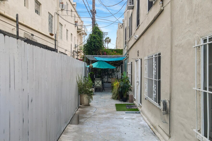 More Photos Of 614 Hauser Blvd, Los Angeles Apartments For Sale