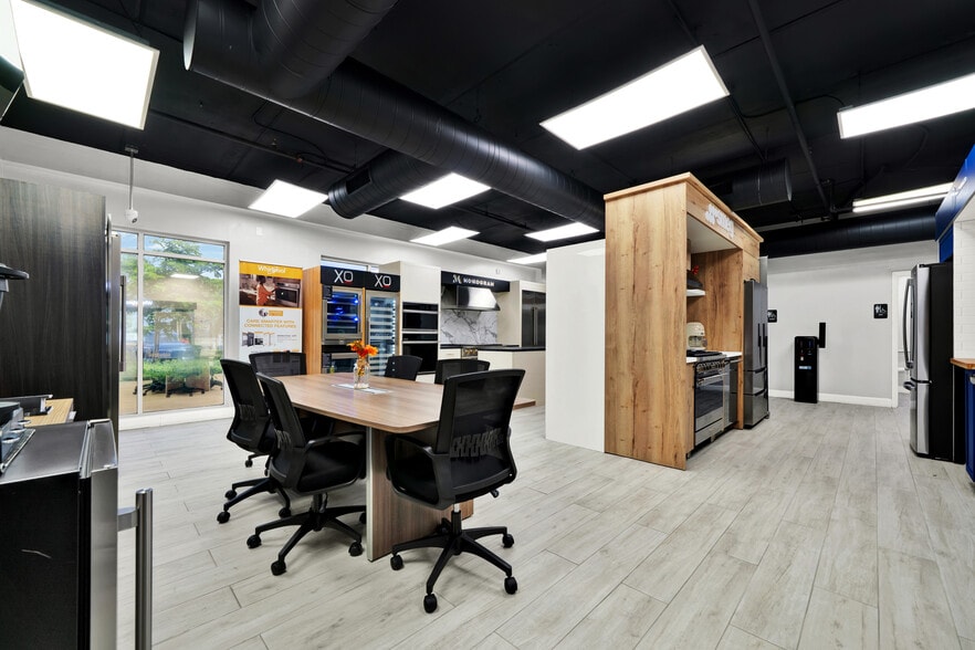 More Photos Of 7770 NW 46th St, Doral Warehouse For Lease