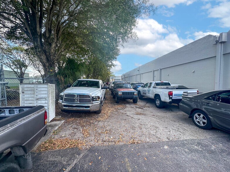 More Photos Of 14080-14118 SW 139th Ct, Miami Light Manufacturing For Sale