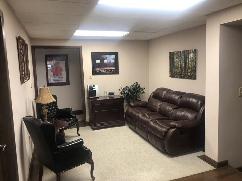 More Photos Of 664 Tire Hill Rd, Johnstown Office For Lease