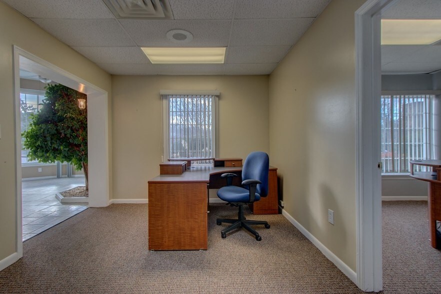 More Photos Of 4311 Appleton Ave NW, Roanoke Office For Lease