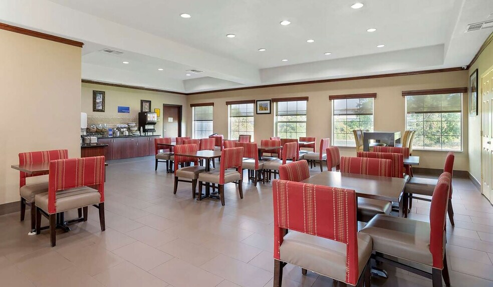 More Photos Of 320 Highway 146 N, Texas City Hotel For Sale