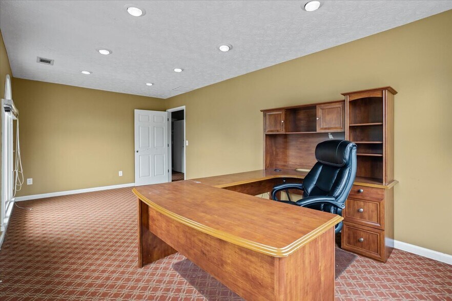 More Photos Of 883 Commerce Dr SW, Conyers Office For Sale