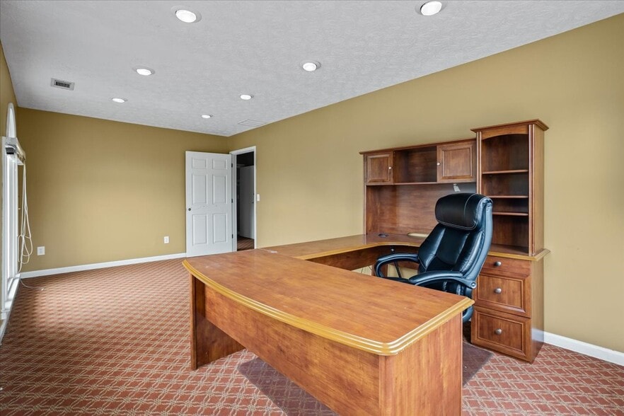 More Photos Of 883 Commerce Dr SW, Conyers Office For Sale