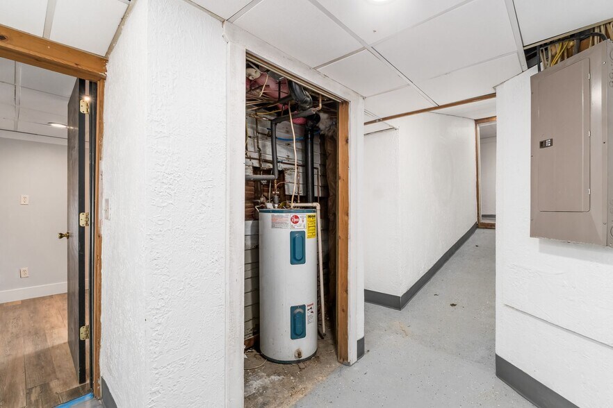 More Photos Of 545 E Main St, Lancaster Office Residential For Sale