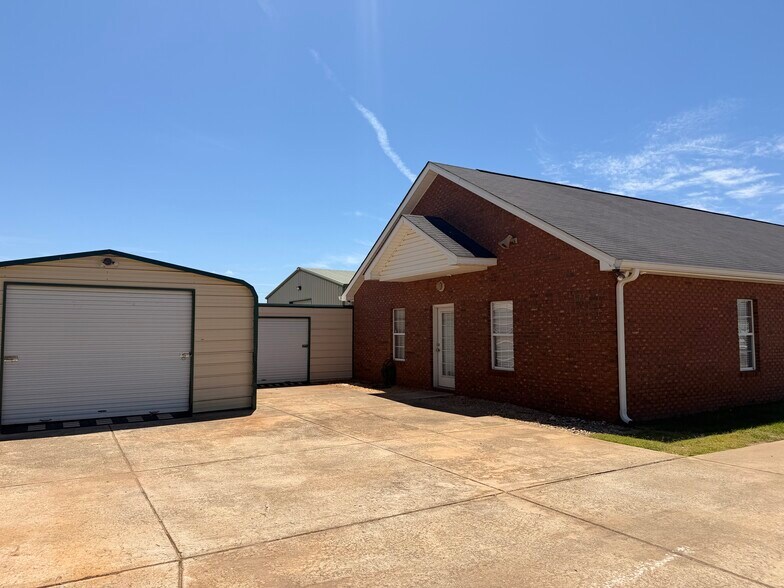 More Photos Of 130 Gralan Dr, Byron Office Residential For Sale