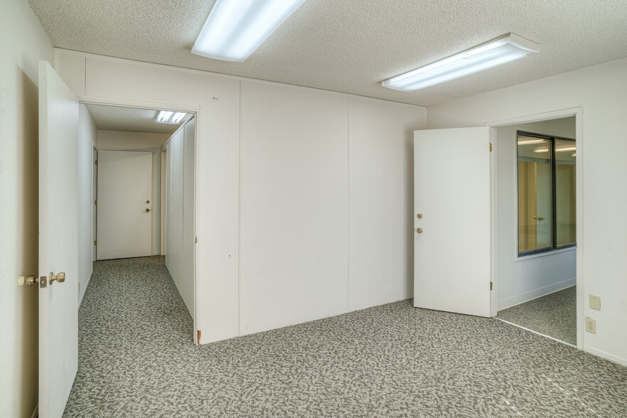 More Photos Of 2950 Feather River Blvd, Oroville Light Distribution For Sale