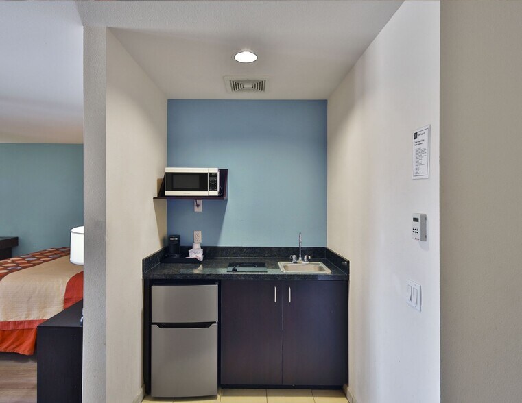 More Photos Of 81753 111 Hwy, Indio Hotel For Sale