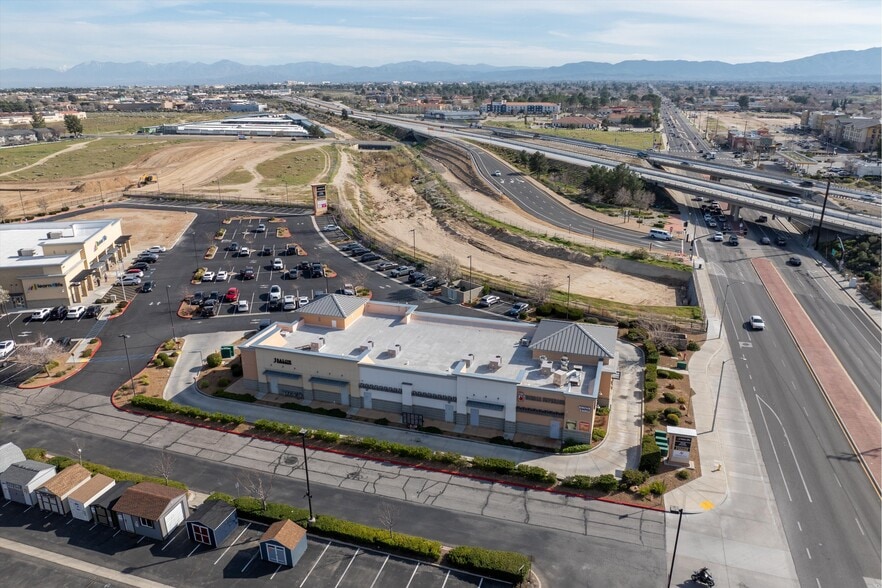 More Photos Of 44140 20th St W, Lancaster Storefront For Lease