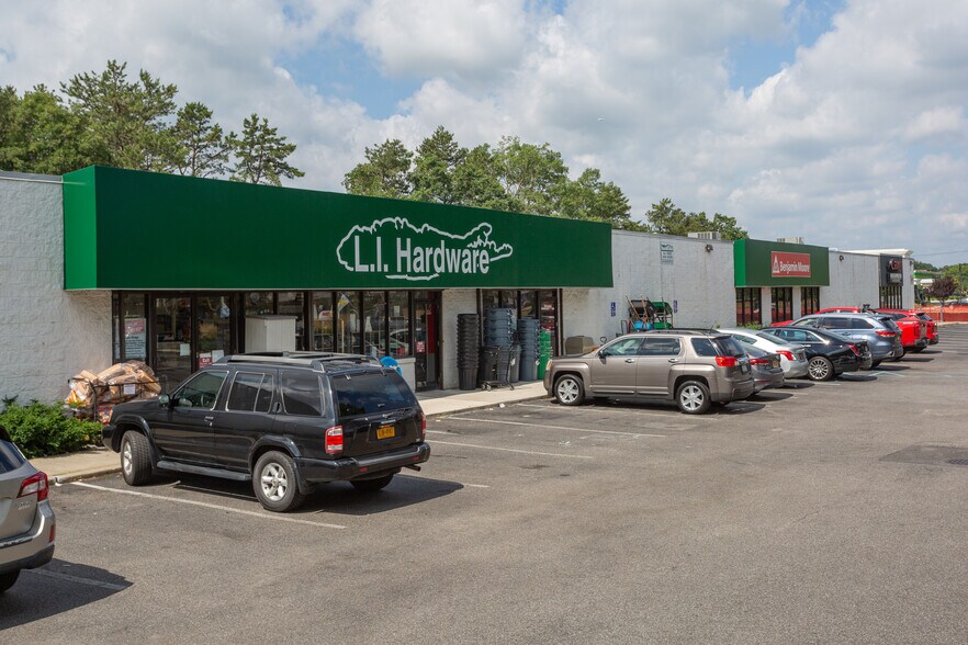 More Photos Of 3600-3606 Veterans Memorial Hwy, Bohemia Freestanding For Lease