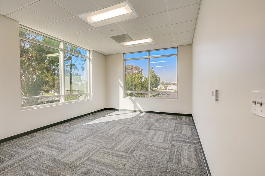 More Photos Of 888 W Crowther Ave, Placentia Manufacturing For Sale