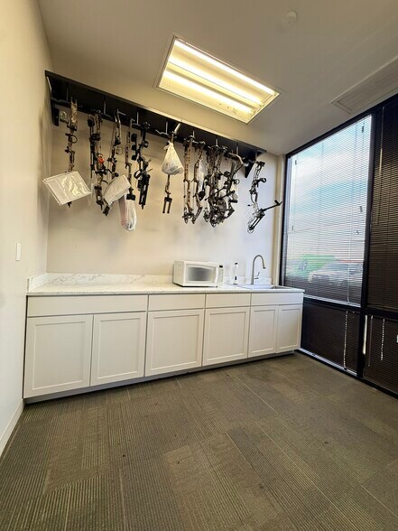 More Photos Of 650 N 137th Ave, Goodyear Light Distribution For Sale