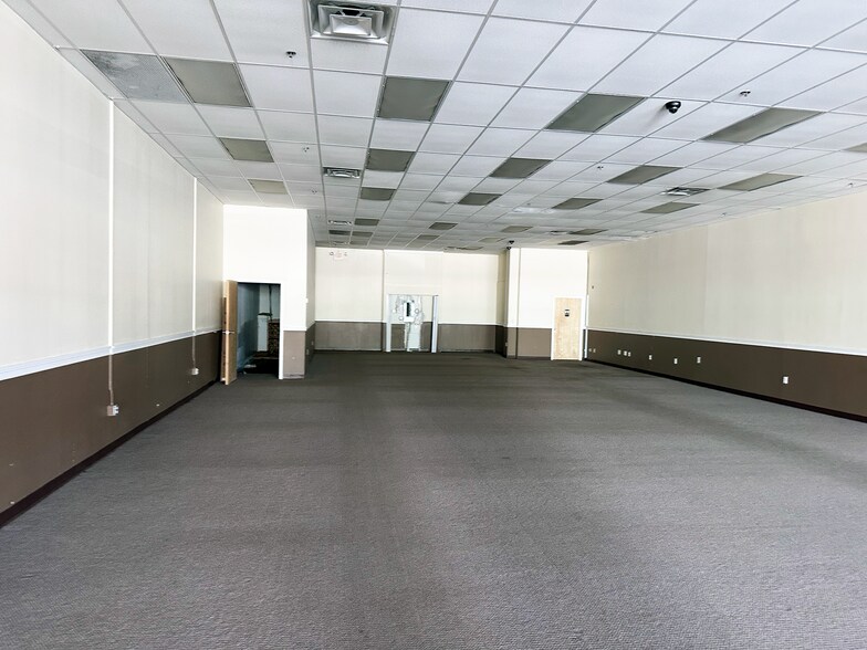 More Photos Of 3624 Kirkwood Hwy, Wilmington General Retail For Sale