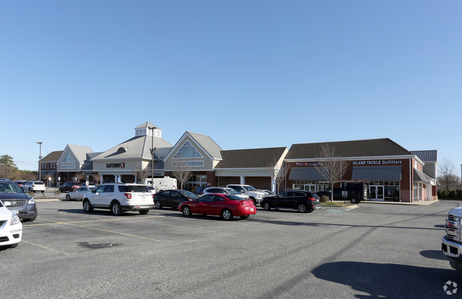 Primary Photo Of 1915-1925 Main St, Chester Supermarket For Lease