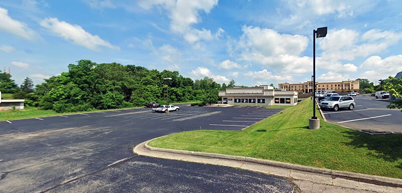 More Photos Of 950 W Central Ave, Springboro Freestanding For Sale