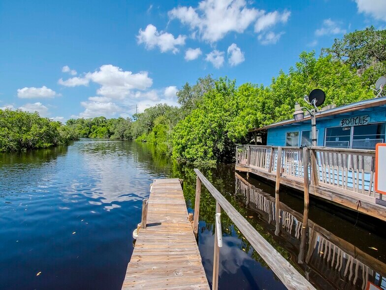 More Photos Of 1761 Beckett Way & US Highway 19, Tarpon Springs Bar For Sale